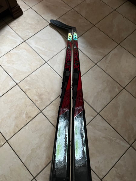 New 2 Pack 2x 70 Flex Left Handed P28 Red JetSpeed FT7 Pro Hockey Sticks