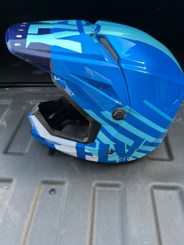 Kinetic thrive Helmet Blue / White