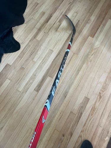 New Senior Easton Right Handed P28 S17 Hockey Stick