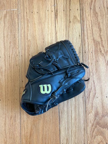 Used Wilson A2000 PRO STOCK CK22 Kershaw Right Hand Throw Baseball Glove 11.75"