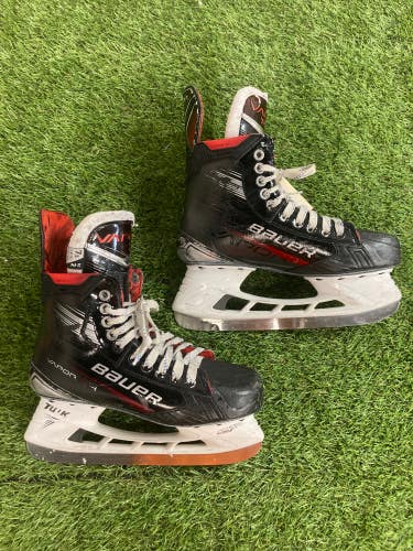 Used Senior Bauer Vapor X4 Hockey Skates 7.5