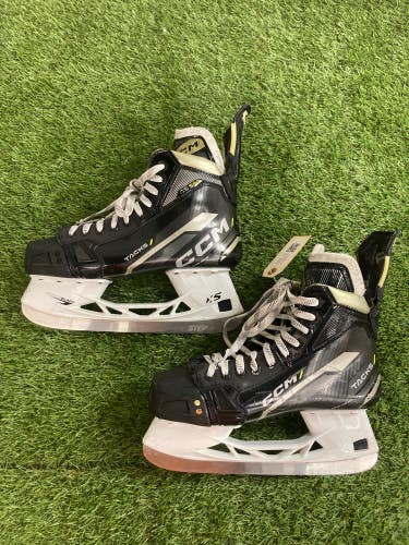 Used Senior CCM AS-580 Hockey Skates Regular Width 8.5