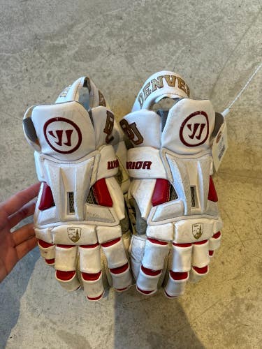 DU White Used Warrior Burn XP Lacrosse Gloves Extra Large