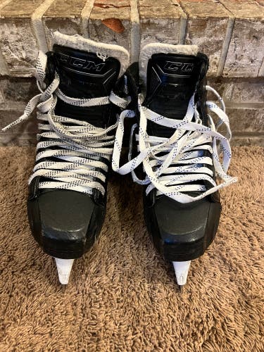 Used Senior CCM Regular Width 7.5 Super Tacks Hockey Skates