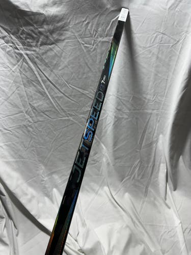 2 Stick Bundle CCM JetSpeed FT7 Pro Right Hand p28 70 Flex ***Free Shipping to US*** (2nd available)