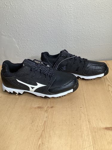 Black Used Size 9.5 (Women's 10.5) Men's Mizuno Low Top Footwear Metal