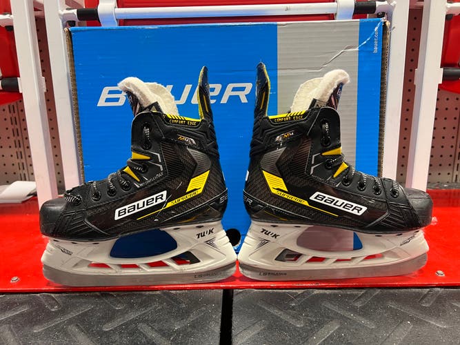 Used Junior Bauer Supreme M4 Hockey Skates Regular Width Size 2