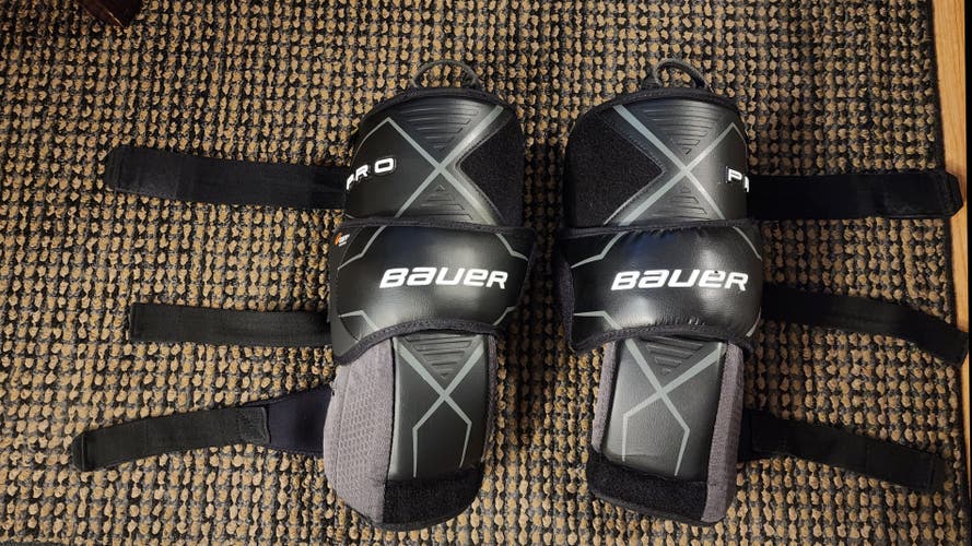 Used Bauer Pro Knee Pads - SR