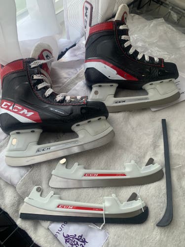 CCM Jet speed skates Youth 11
