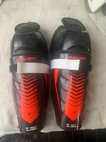 Bauer Lil Sport shin guards