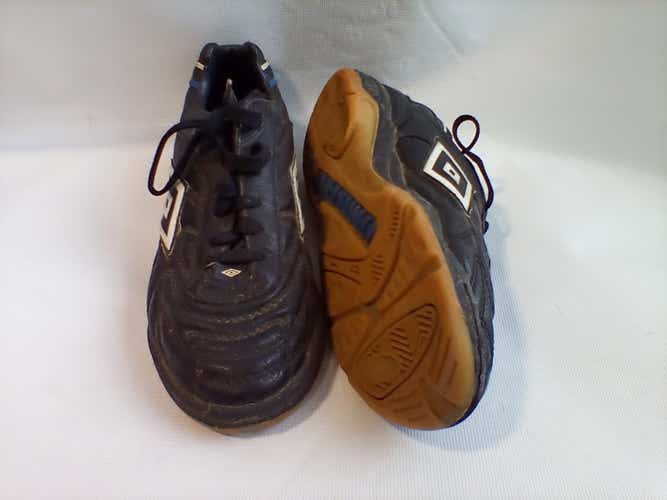 Used Umbro Senior 6 Indoor Soccer Indoor Cleats