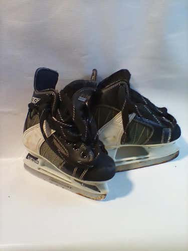 Used Ccm Youth 12.0 Ice Hockey Skates