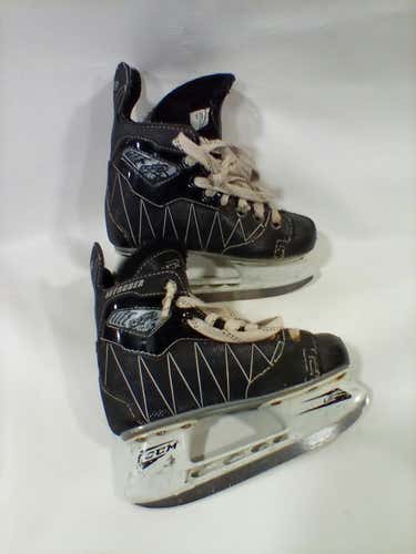 Used Ccm Intruder Youth 13.0 Ice Skates Ice Hockey Skates