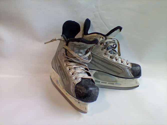 Used Bauer Youth 11.0 Ice Hockey Skates