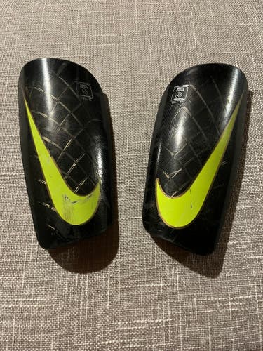 Used Small Nike Mercurial lite Shin Guards