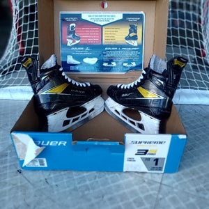 Used Intermediate Bauer Size 5.5 Supreme 3S Pro Hockey Skates