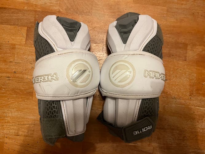 Maverik Rome arm pads