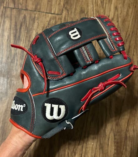 Infield Right Hand Throw Wilson A2000 Baseball Glove 11.5"