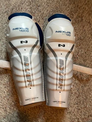 Used Junior Bauer 11" Nexus 4000 Shin Pads