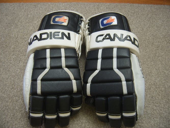 Hockey Gloves-Vintage Excellent Condition 1980s Canadien HG560 Leather Hockey Gloves 15"