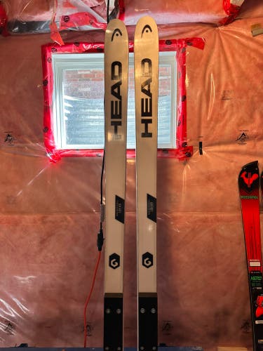 Head 218 DH Skis