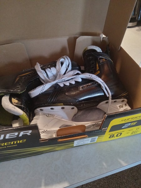 Used Senior Bauer Supreme 2S Hockey Skates Regular Width 8