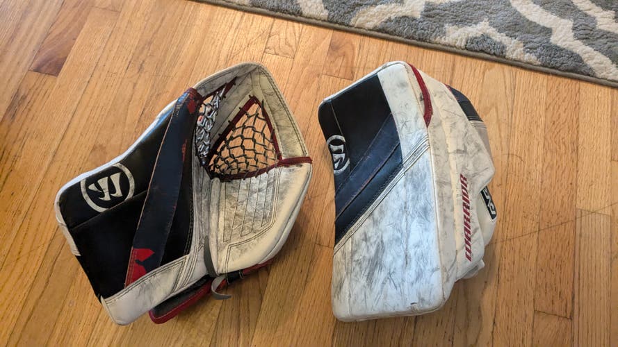 Warrior Ritual G4 Intermediate Goalie Gloves