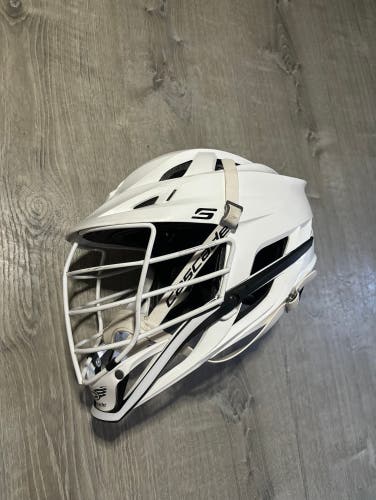 (MINT)Cascade S Helmet WHITEOUT Edition