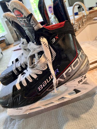 Used Senior Bauer Vapor 3X Hockey Skates Regular Width 7.5