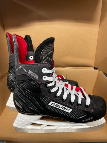 New Bauer NS Hockey Skates Sz. 5