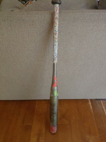 Used DeMarini CF7 Bat (-8) Composite 25 oz 33"