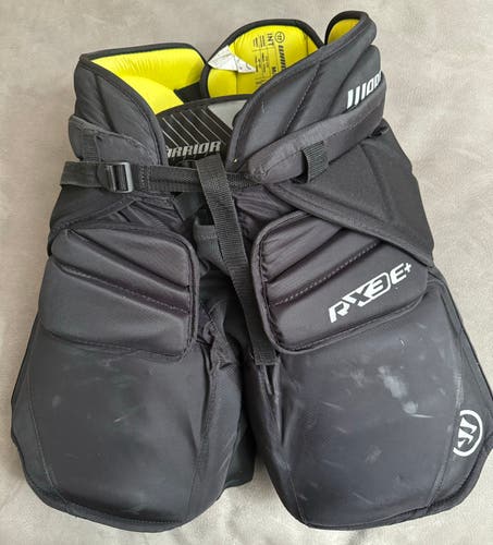 Used Int M/L Warrior Ritual X3 E+ Goalie Leg Pads