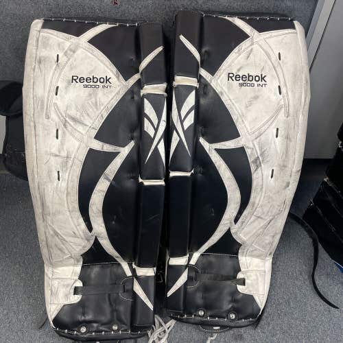 Int Size 31” Inch + 1” Inch Reebok 9000 INT Ice Hockey Goalie Leg Pads.