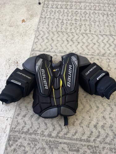 Used  Bauer Supreme S27 Goalie Chest Protector