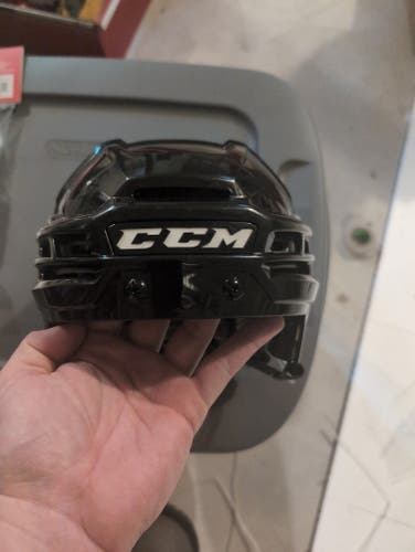 Used Medium CCM Tacks 910 Helmet