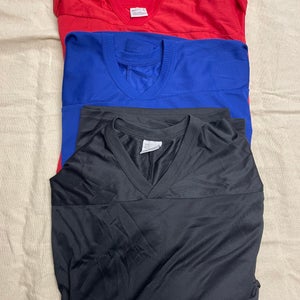 New XL Men's CCM 3 practice jersey bundle