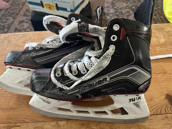 Used Senior Bauer Vapor X500 Hockey Skates Regular Width 8