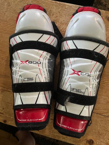 Used Junior Bauer Vapor X800 12" Shin Pads