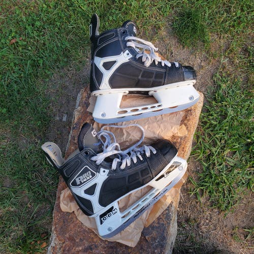 Used Senior CCM Pro Tacks Hockey Skates Regular Width 8