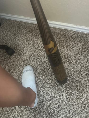 Used DeMarini (-3) 29 oz 32" Voodoo Bat