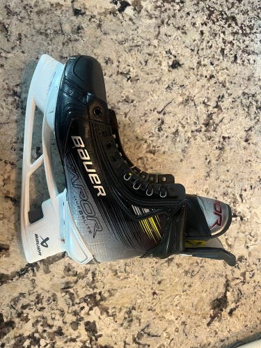 Used Senior Bauer  7.5 Vapor Hyperlite 2 Hockey Skates