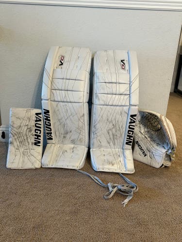 Used  Vaughn Regular V10 Pro Carbon Goalie Full Set