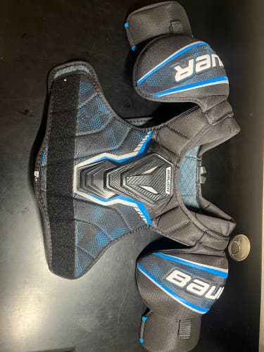 Used Intermediate Bauer bauer x Shoulder Pads