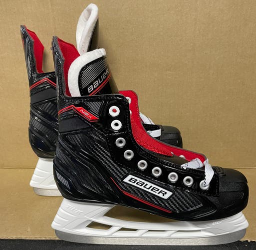 New Bauer NSX Hockey Skates Sz. 5