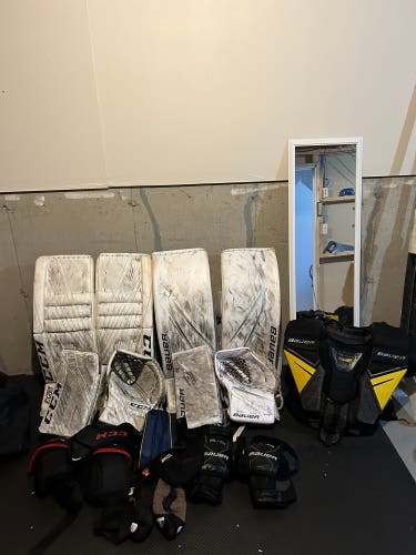 Used  Bauer Regular Pro Stock Hyperlite 2 Goalie Full Set