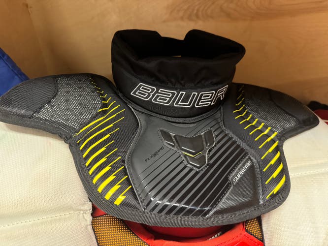 Bauer Goalie Neck Guard