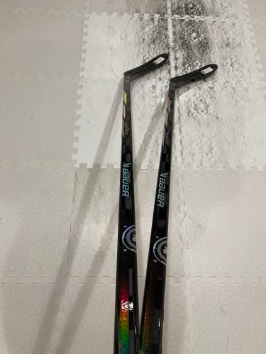 2 Pack New Intermediate Bauer Right Handed P28  Proto-R Hockey Stick