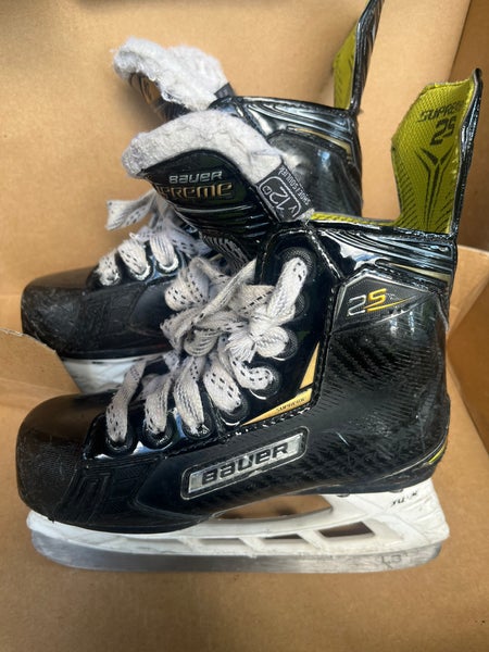 Used Youth Bauer Regular Width 12 Supreme 2S Hockey Skates