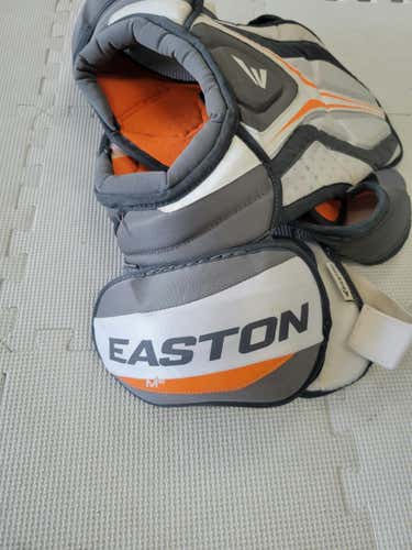 Used Easton M5 Md Hockey Shoulder Pads