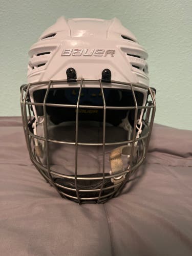 Used Medium Bauer  Re-Akt 150 Helmet